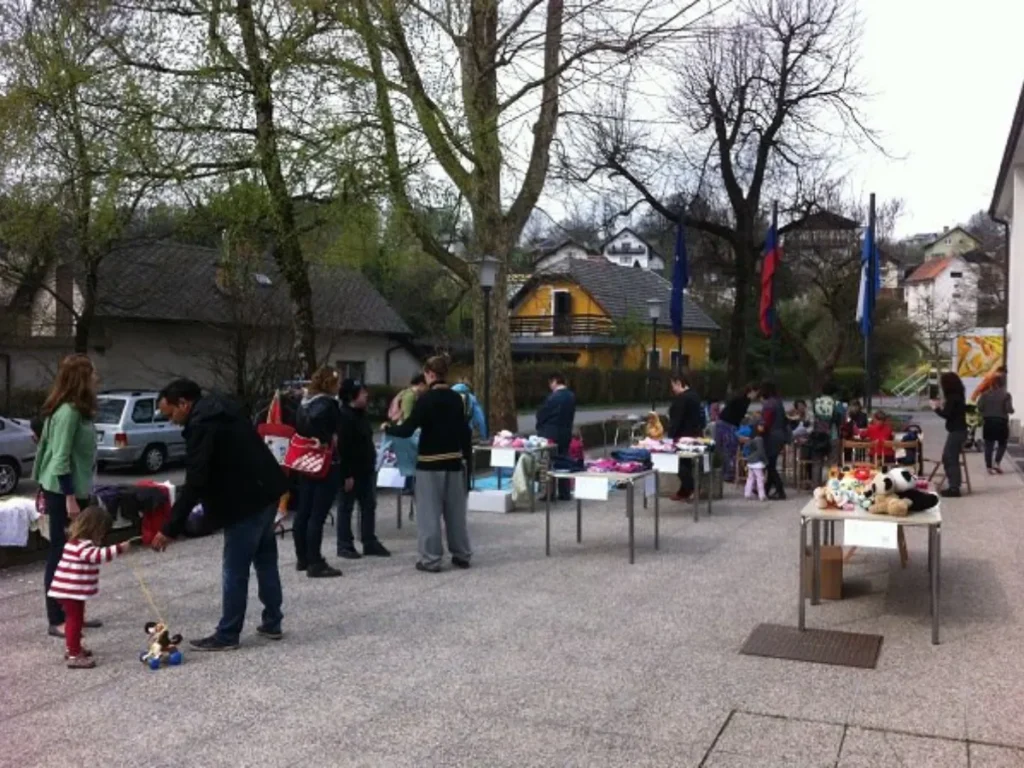 Fotografija s prve večje izmenjave v Kamniku.